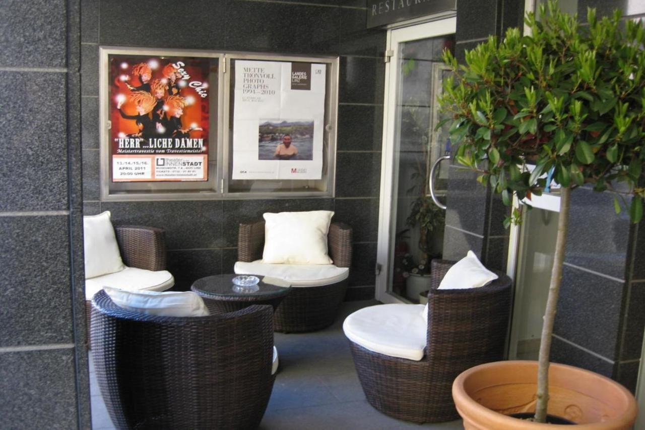 Dom Hotel Linz Exterior photo