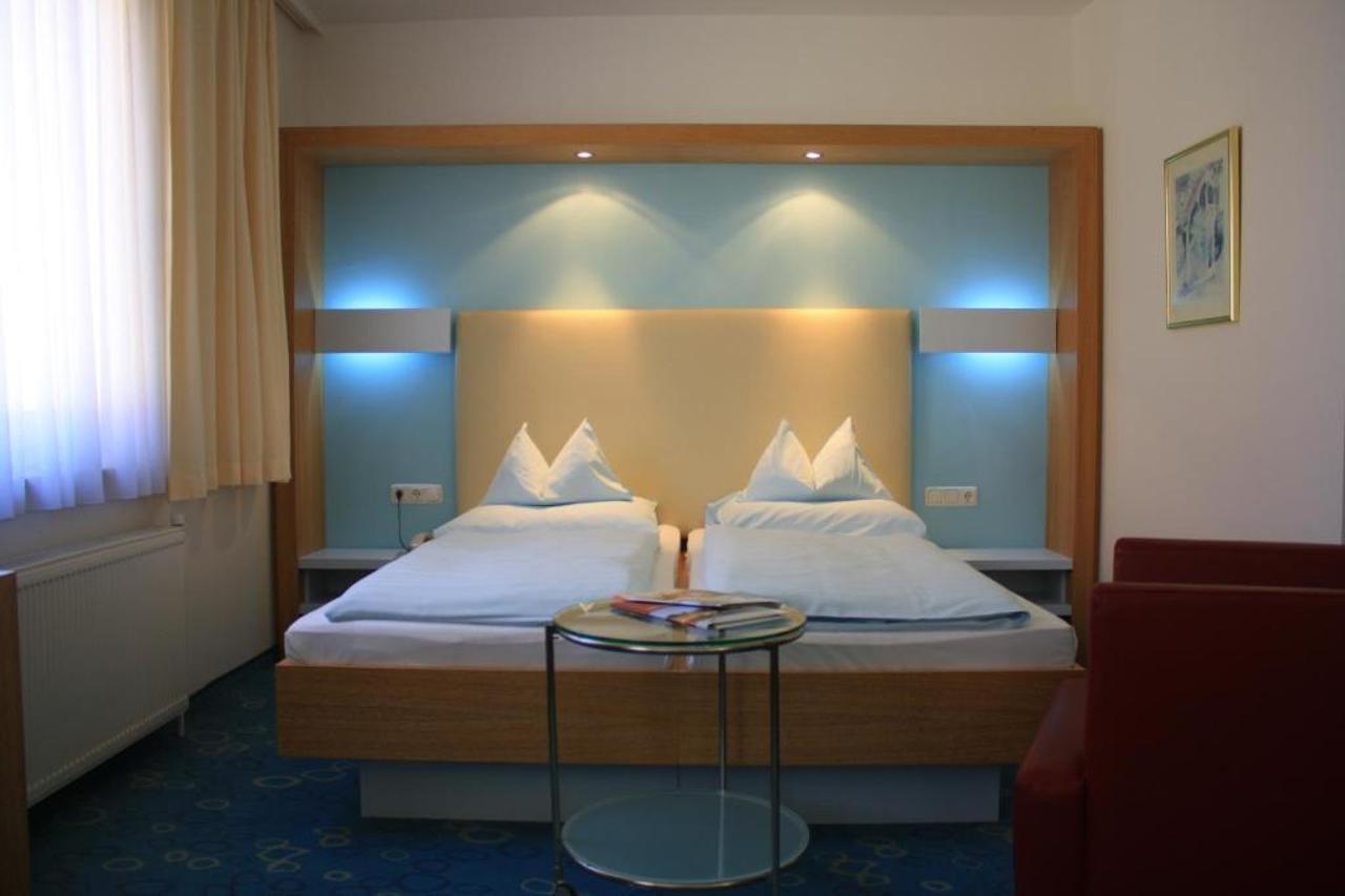 Dom Hotel Linz Exterior photo