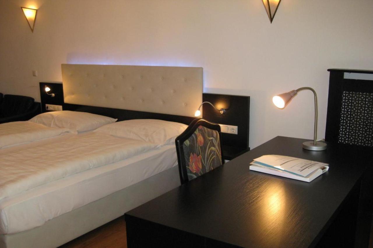 Dom Hotel Linz Exterior photo