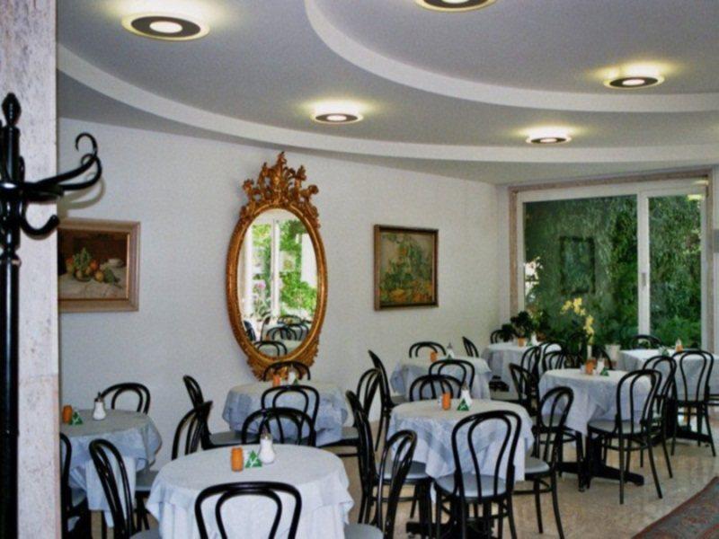 Dom Hotel Linz Exterior photo