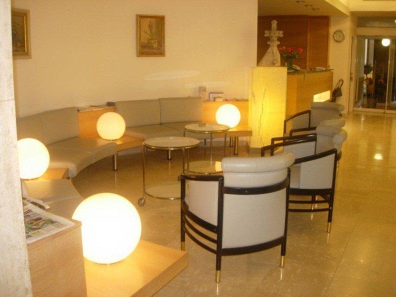 Dom Hotel Linz Exterior photo