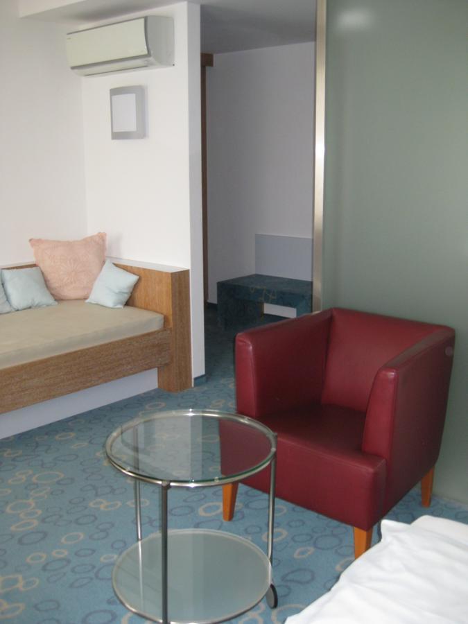 Dom Hotel Linz Exterior photo